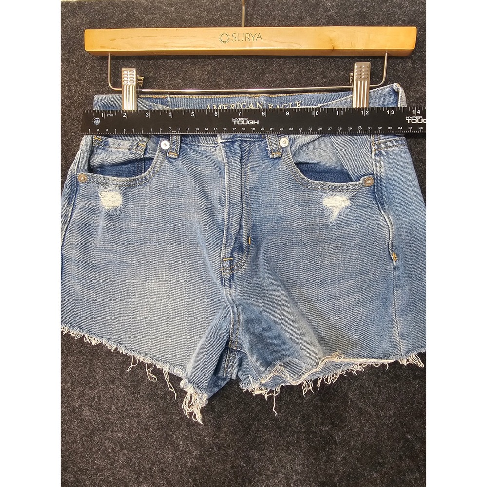 American Eagle Mom Jean Shorts Womens 2 Blue High Rise Distressed Frayed Hem - Picture 8 of 8